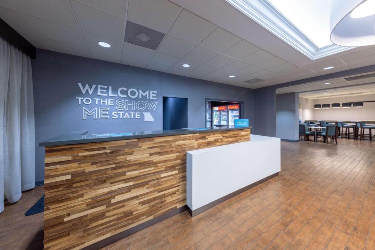 Hampton Inn Saint Robert Exterior foto