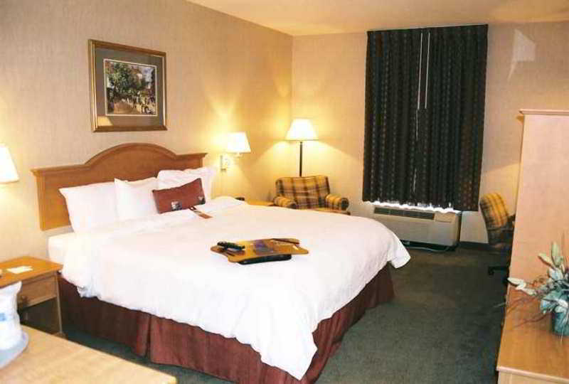 Hampton Inn Saint Robert Quarto foto